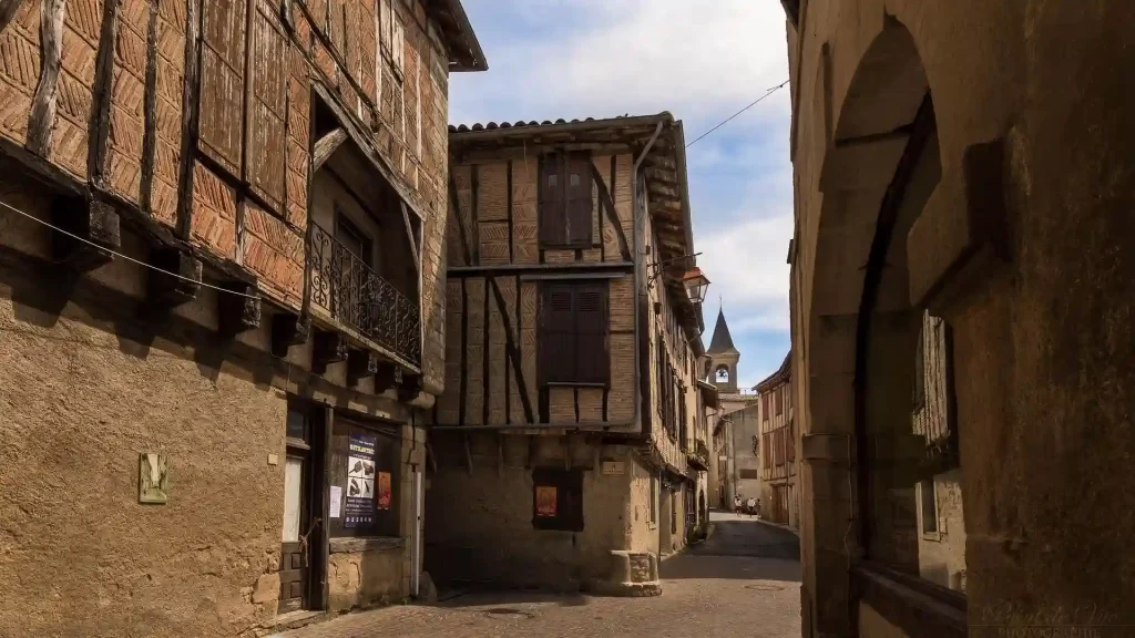 Les métiers d'art en Occitanie : métiers et tendances Puis, ils constituent aussi des socles essentiels du patrimoine immatériel culturel de la région.2502 métiers d'art